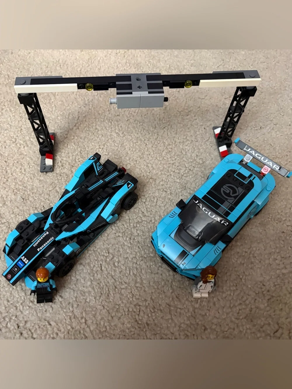 Lego speed champions formula E Jaguar gen2 and I-pace trophy 76898